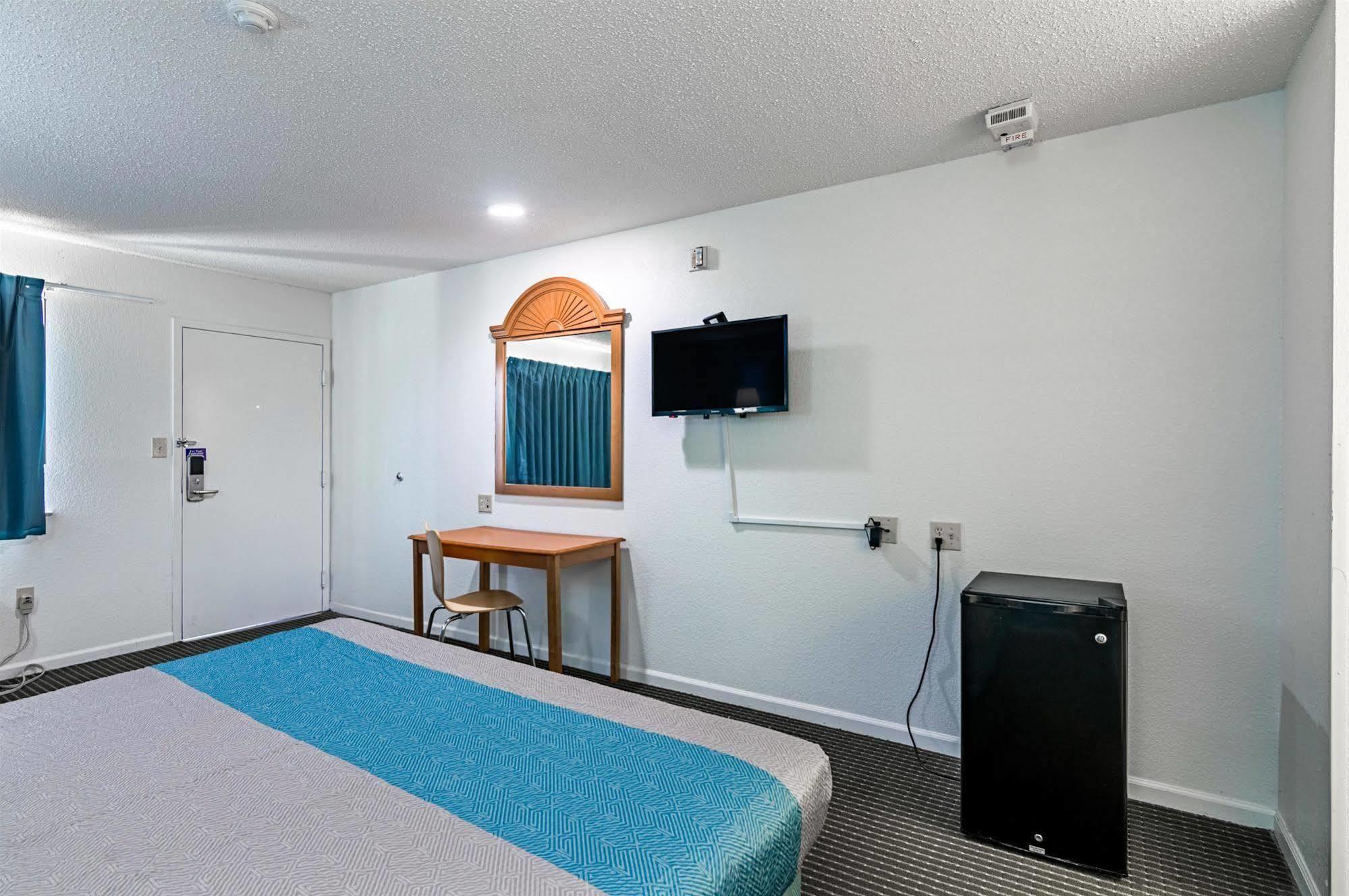 Motel 6-Azle, Tx Екстериор снимка